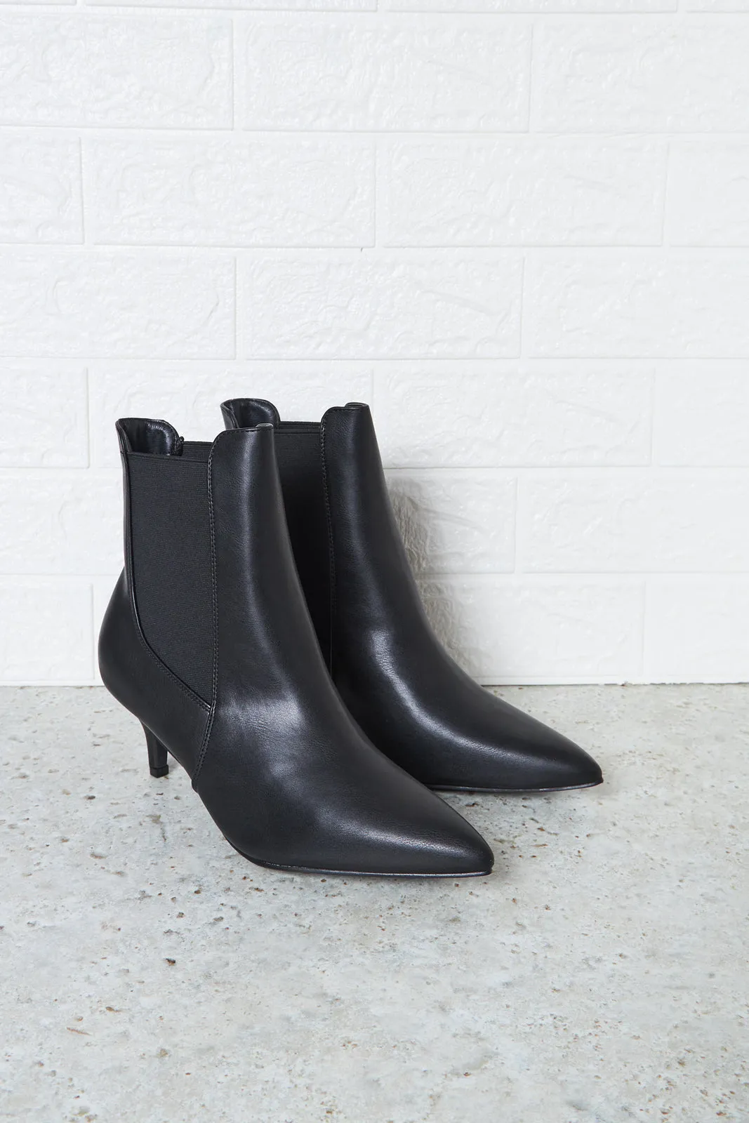 Women Black Solid Boot