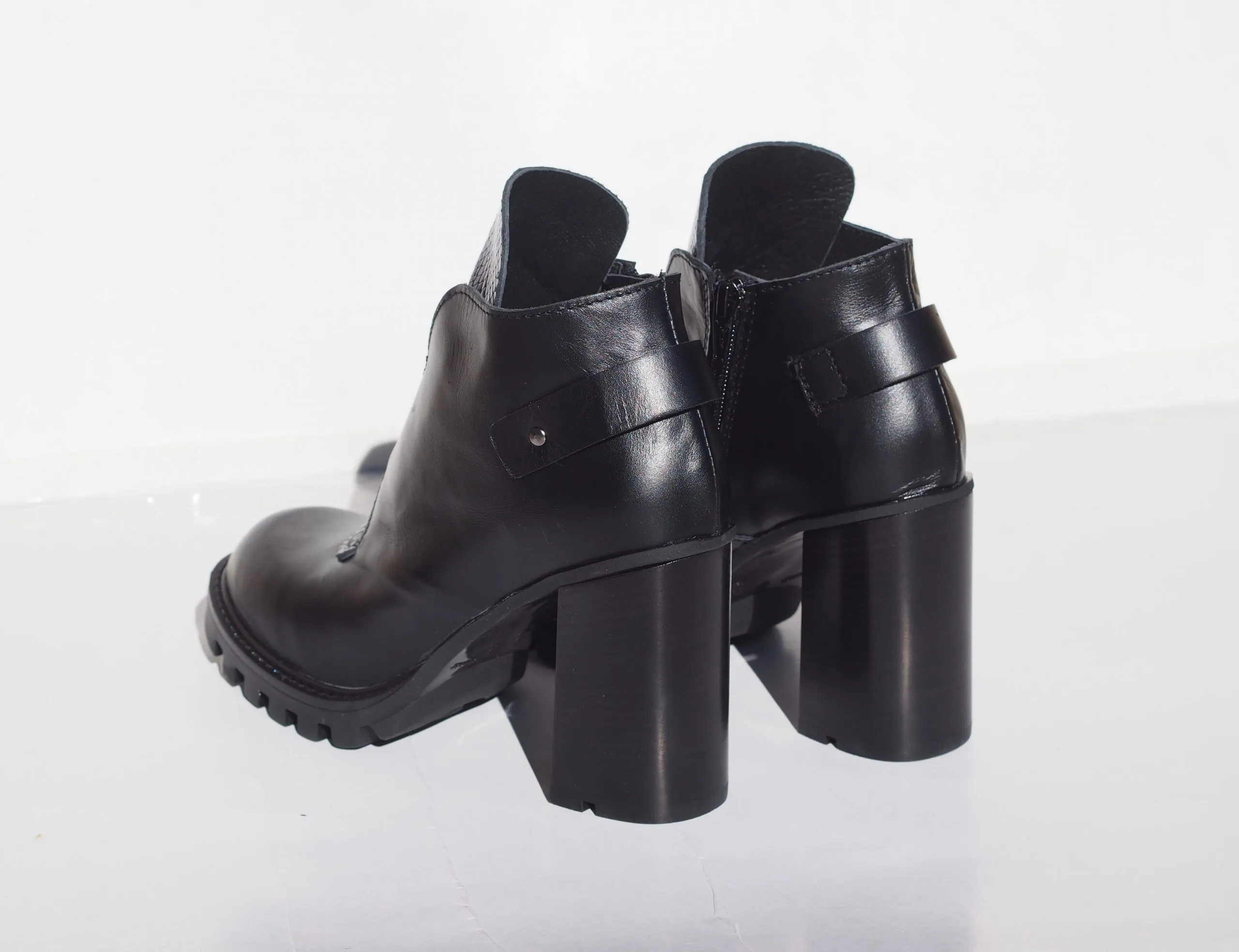 Women genuine leather boots/black genuine leather boots/extravagant leather boots