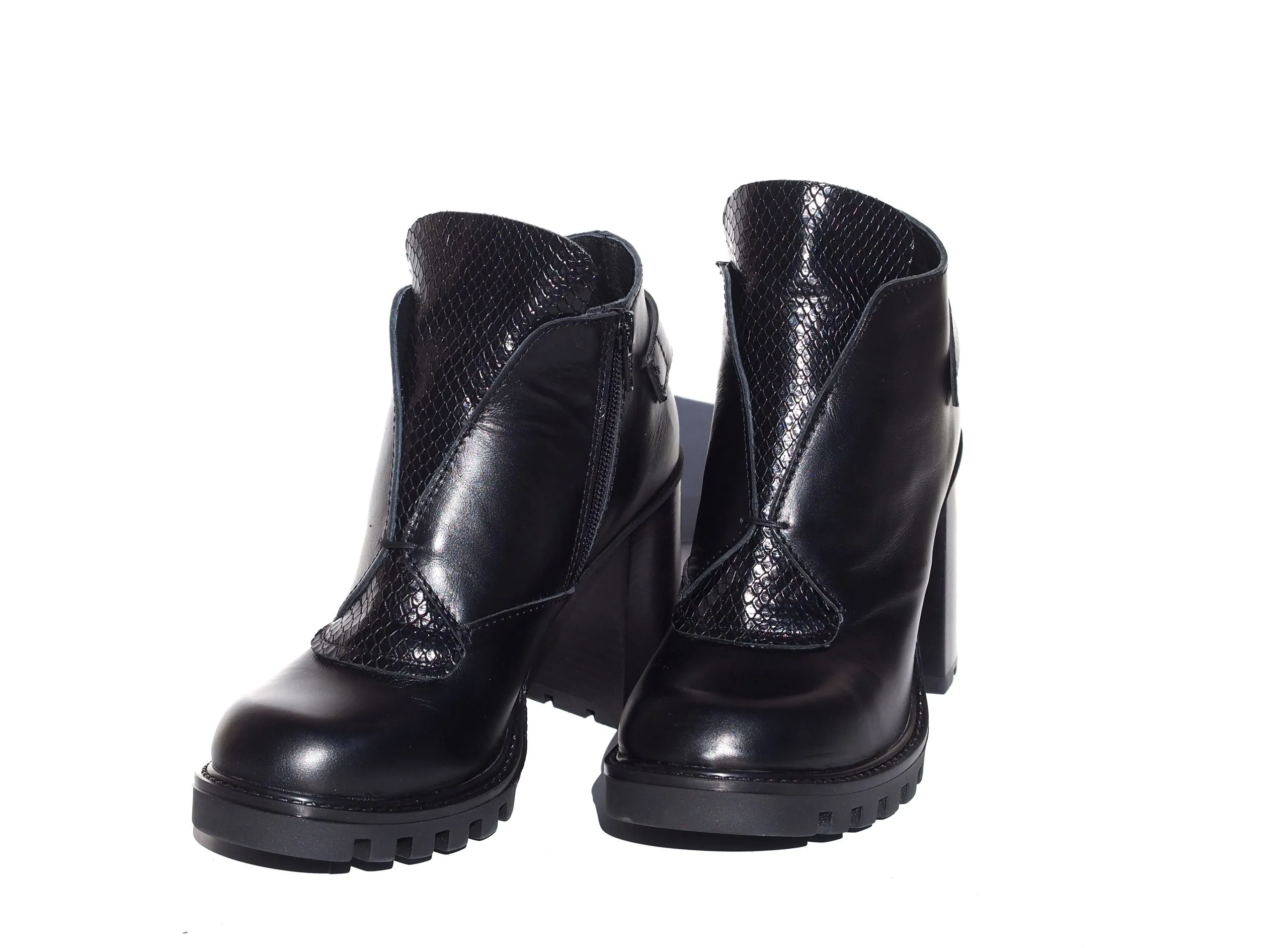 Women genuine leather boots/black genuine leather boots/extravagant leather boots